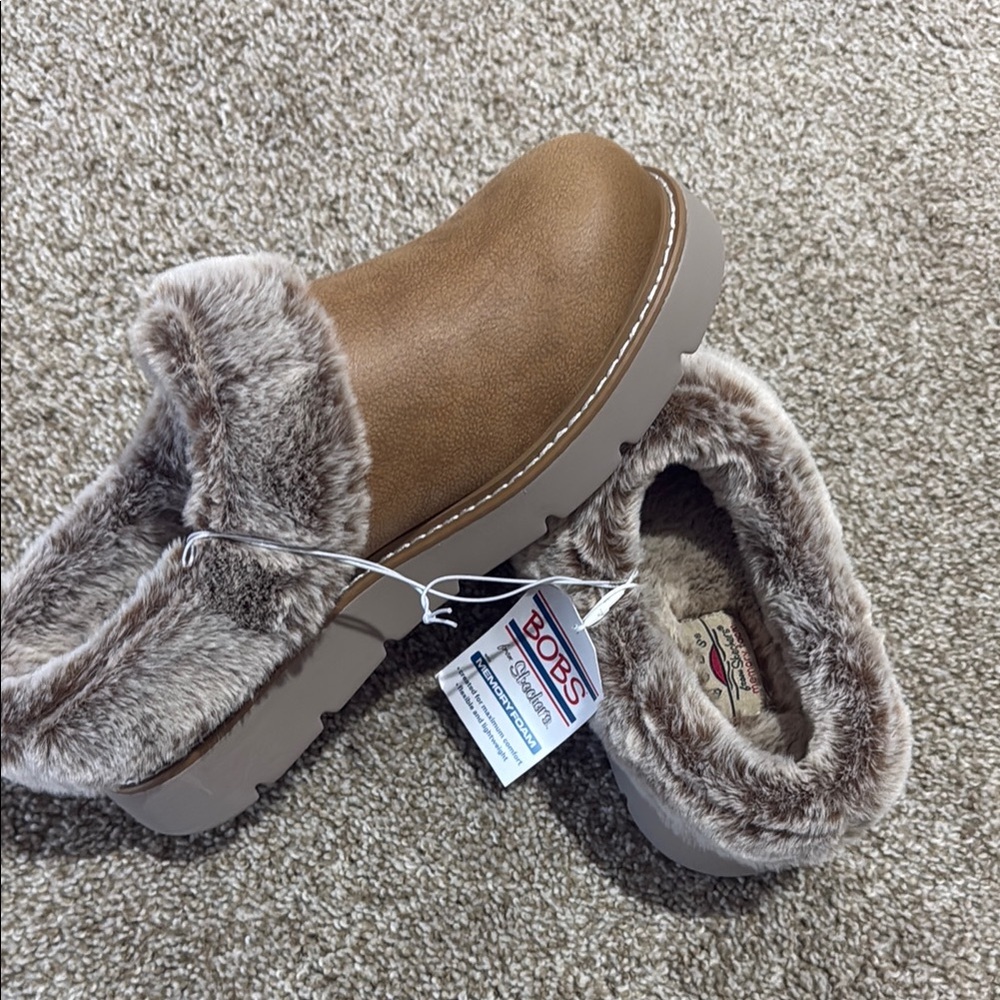 Skechers BOBS Tan Faux-Fur Clog Slippers NWT 8.5